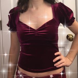 🌹🌹💞FOREVER 21 Maroon Velvet Sweetheart Top 🌹🌹💞